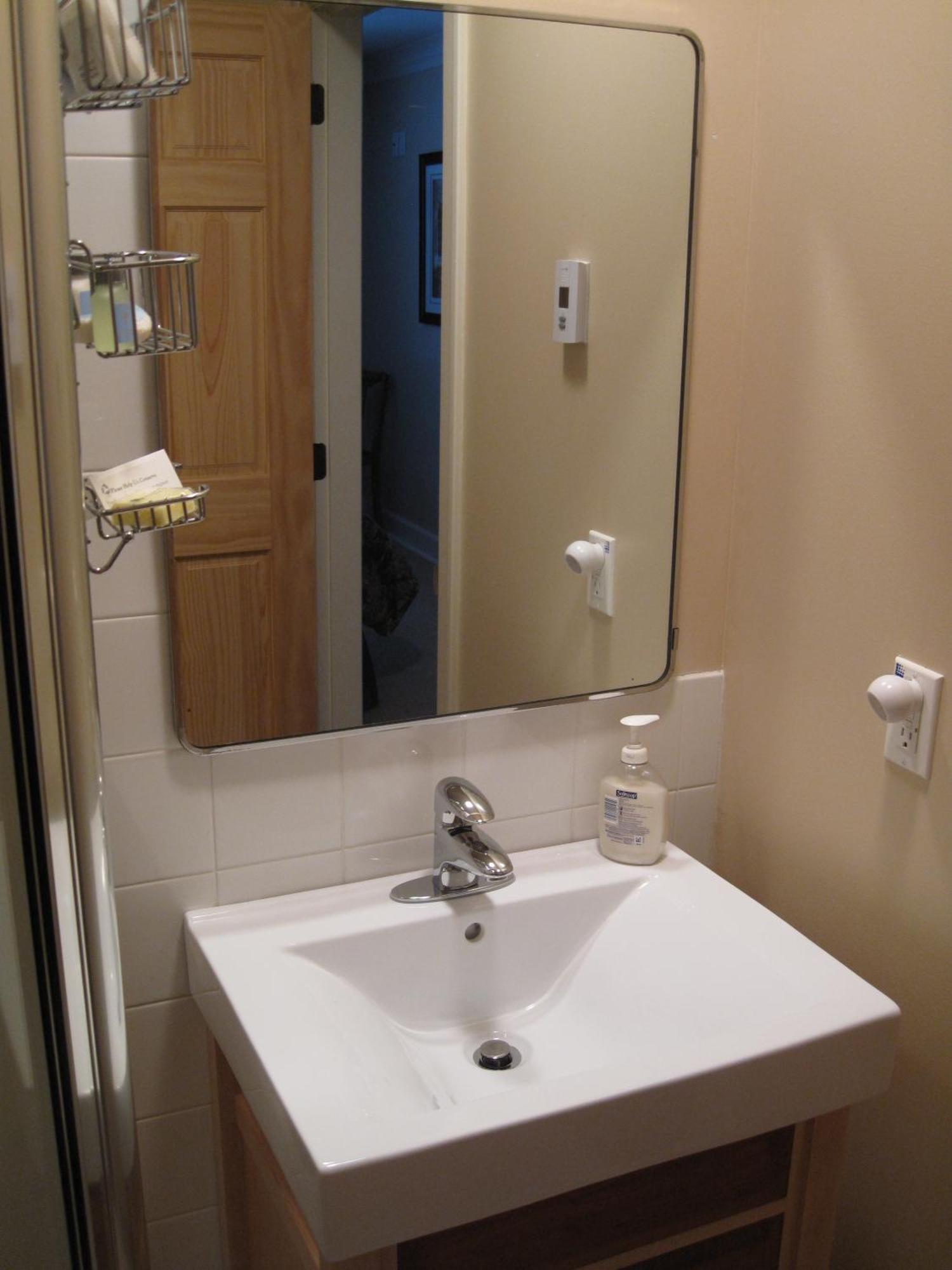Genelle House B&B Guest House Ngoại thất bức ảnh