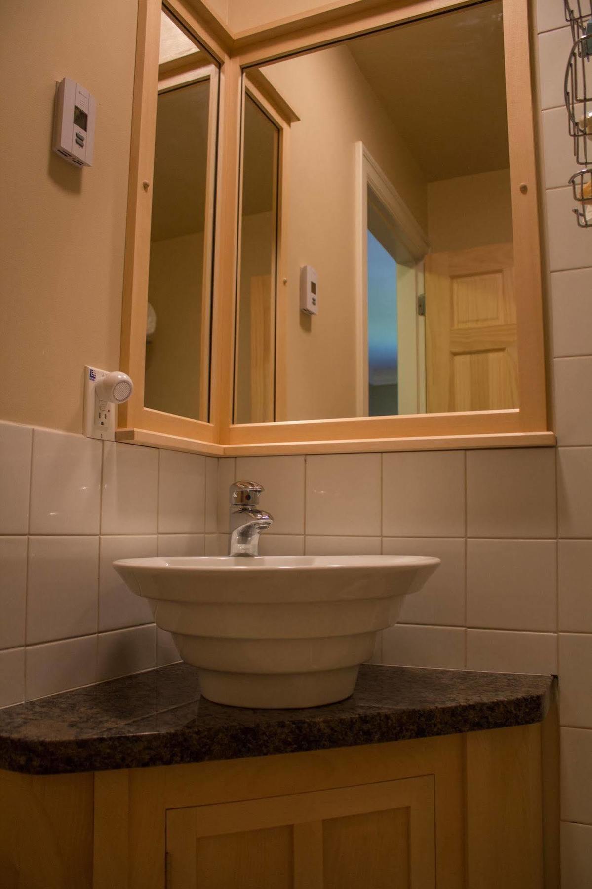 Genelle House B&B Guest House Ngoại thất bức ảnh