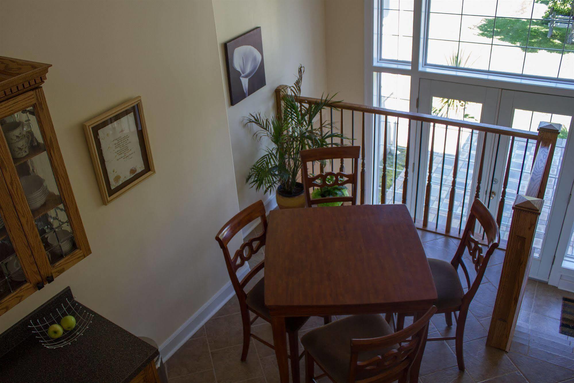 Genelle House B&B Guest House Ngoại thất bức ảnh